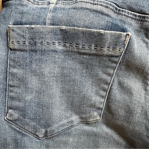 Anthropologie Goldsign EUC Low Rise Medium Wash Wiskering Jeans - Picture 9 of 9